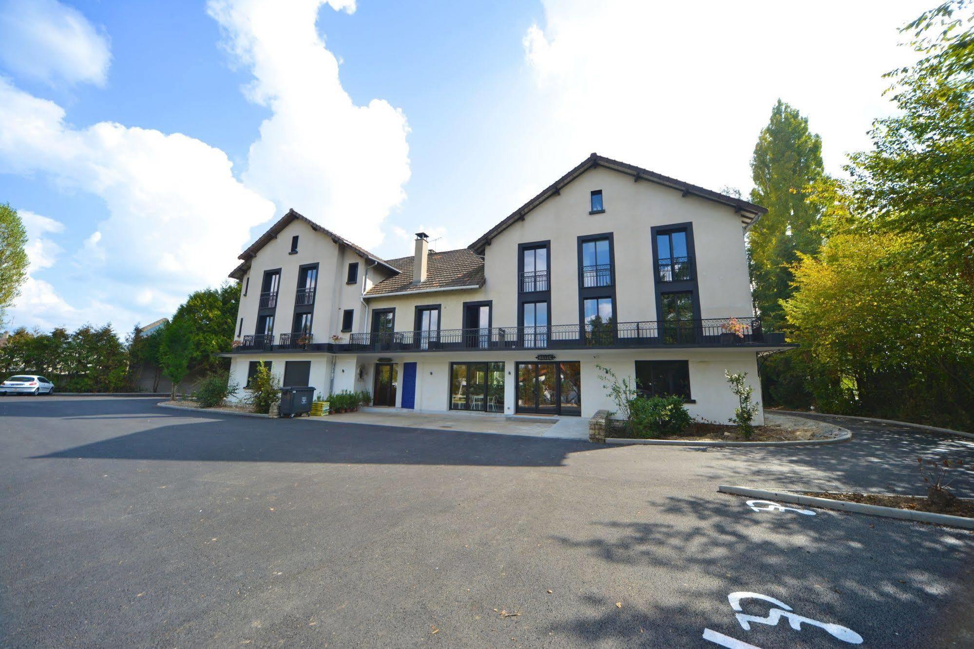 Logis - Hotel Restaurant La Mire วีเยร์ซง ภายนอก รูปภาพ